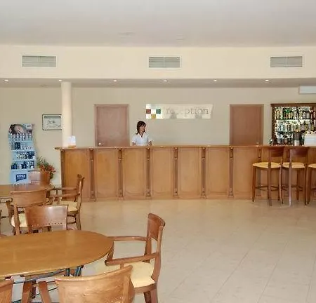 Seasons 3* Τριάβνα