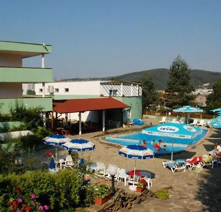 Seasons Hotel