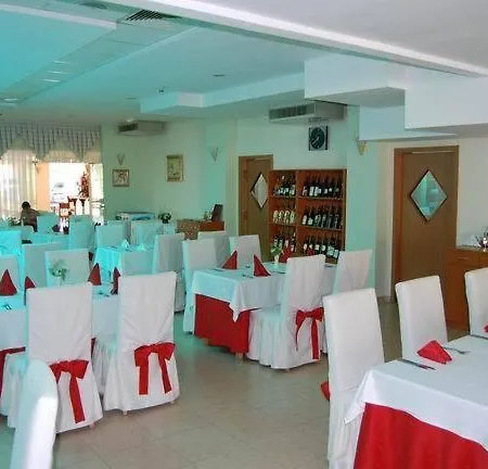 Seasons 3* Trjavna