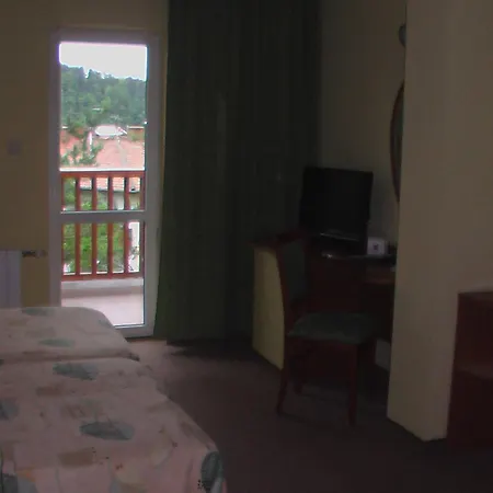 Seasons Ξενοδοχείο 3*