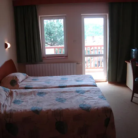 Ξενοδοχείο Seasons