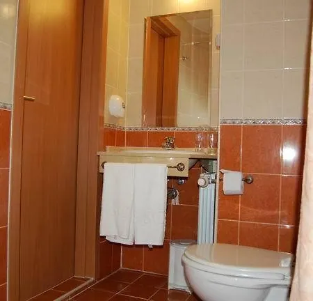 호텔 Seasons 트리아브나